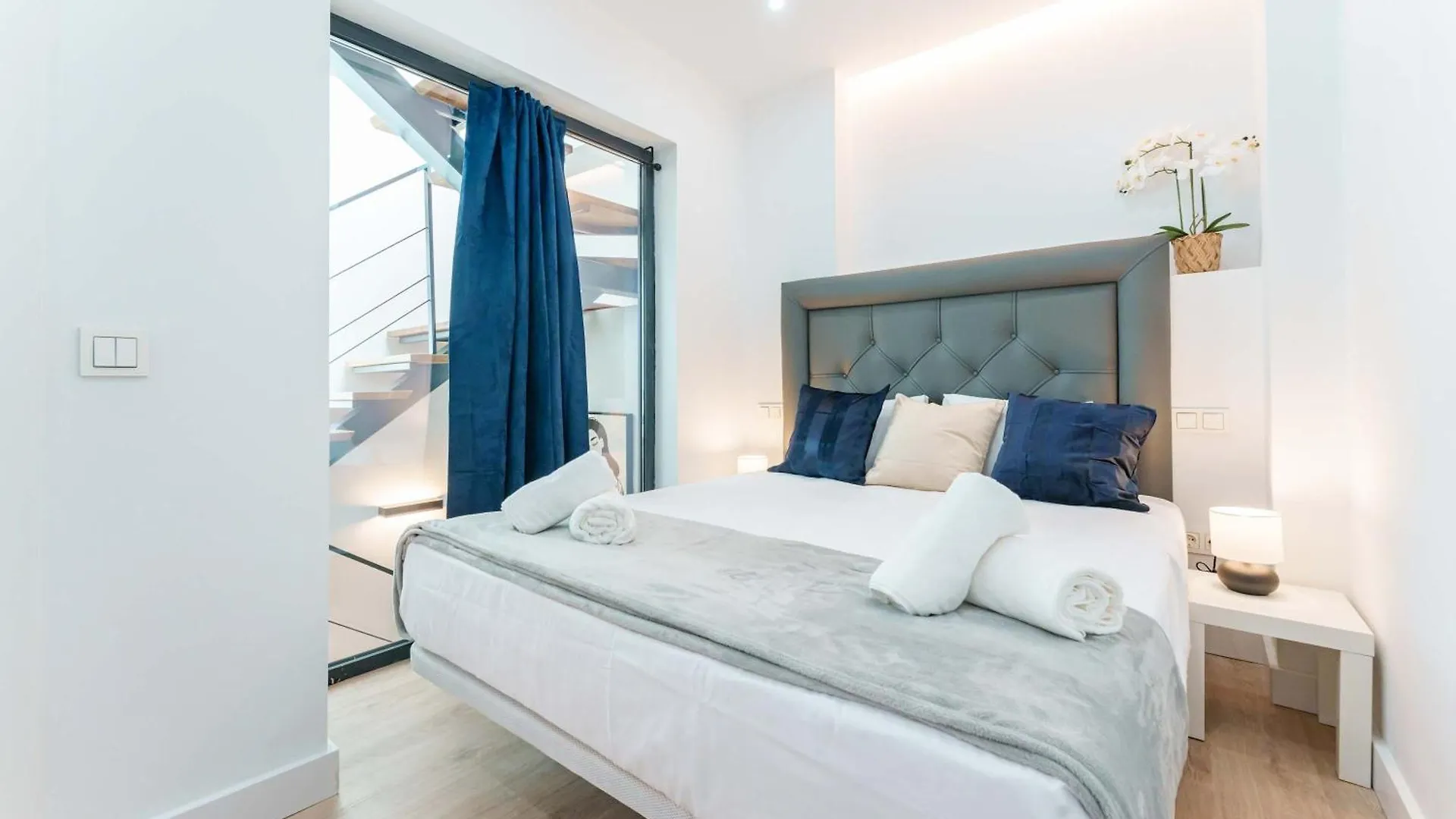 Stylish 3Bd With Rooftop Jacuzzi - Las Artes Málaga 0*,  Spanien