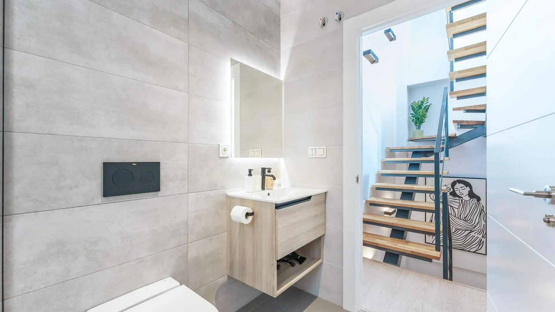 Holiday home Stylish 3Bd With Rooftop Jacuzzi - Las Artes Malaga