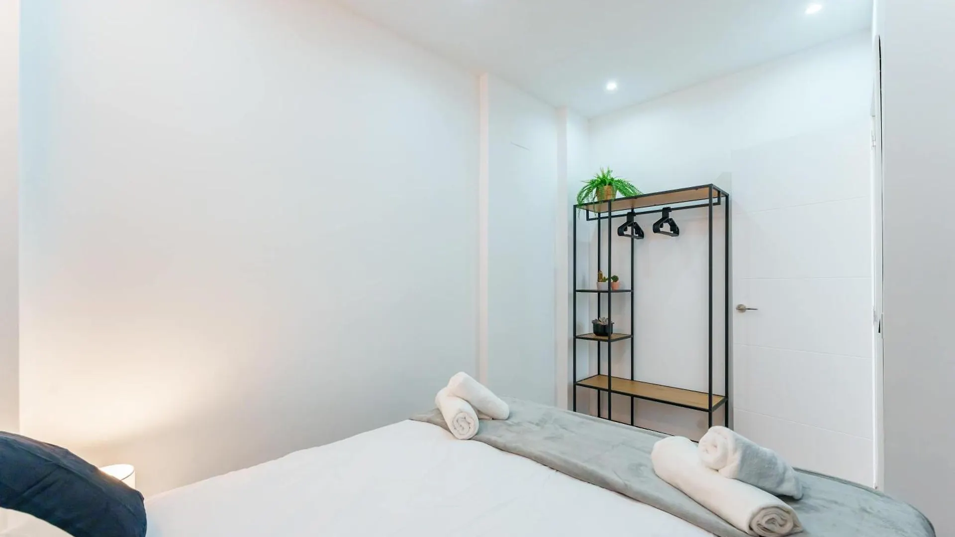 Stylish 3Bd With Rooftop Jacuzzi - Las Artes Malaga Holiday home