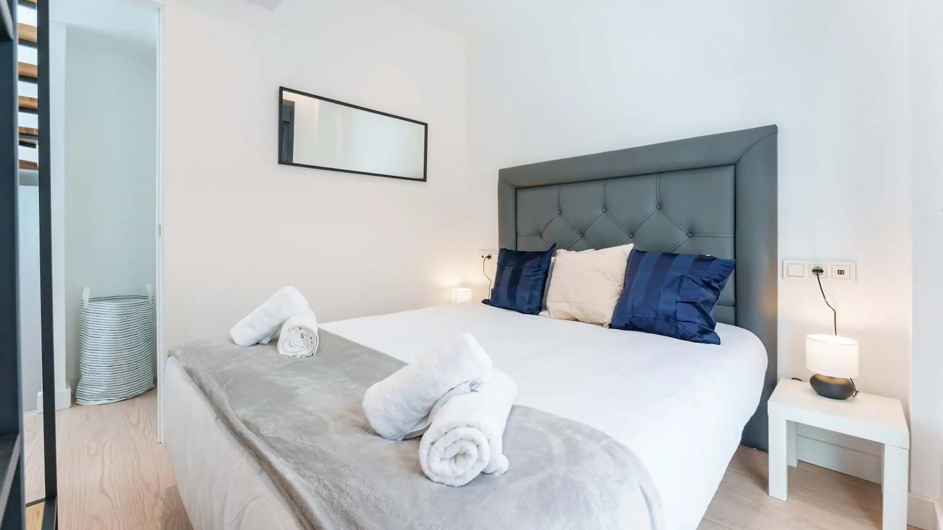 Stylish 3Bd With Rooftop Jacuzzi - Las Artes Malaga 0*,  Spain