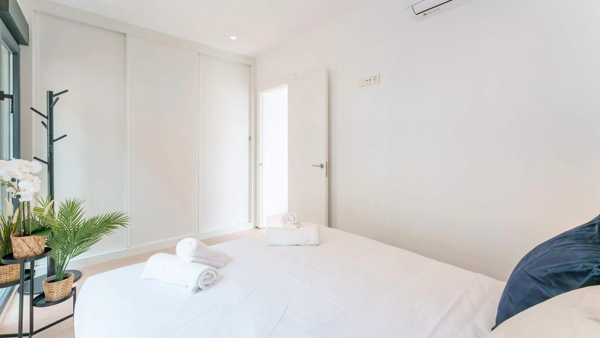 Vakantiehuis Stylish 3Bd With Rooftop Jacuzzi - Las Artes Málaga